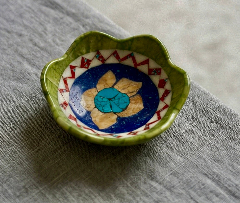 Celestia Mosaic Bowl Handgjord mosaikskål i Lapis Lazuli, Korall & Shah Masood