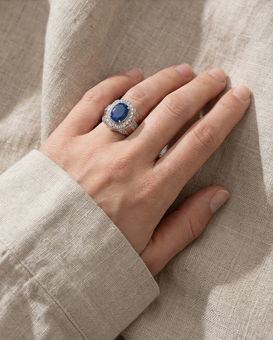 Arctic Lapis Ring i Äkta Silver 925 – Klassisk Elegans med Gnistrande Detaljer