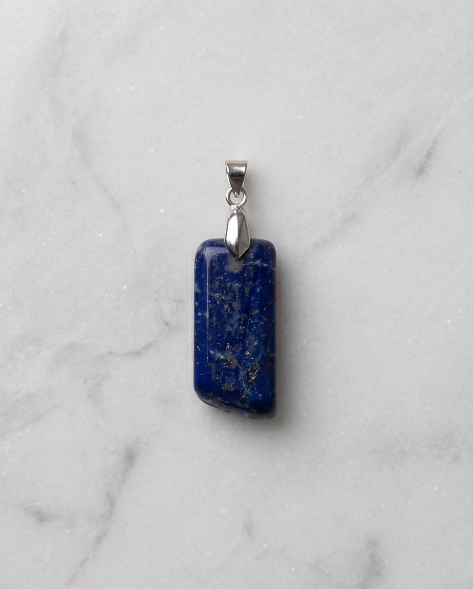 Lapis Medallion Aura – Handgjort Runt Hänge i Äkta Lapis Lazuli & Silver