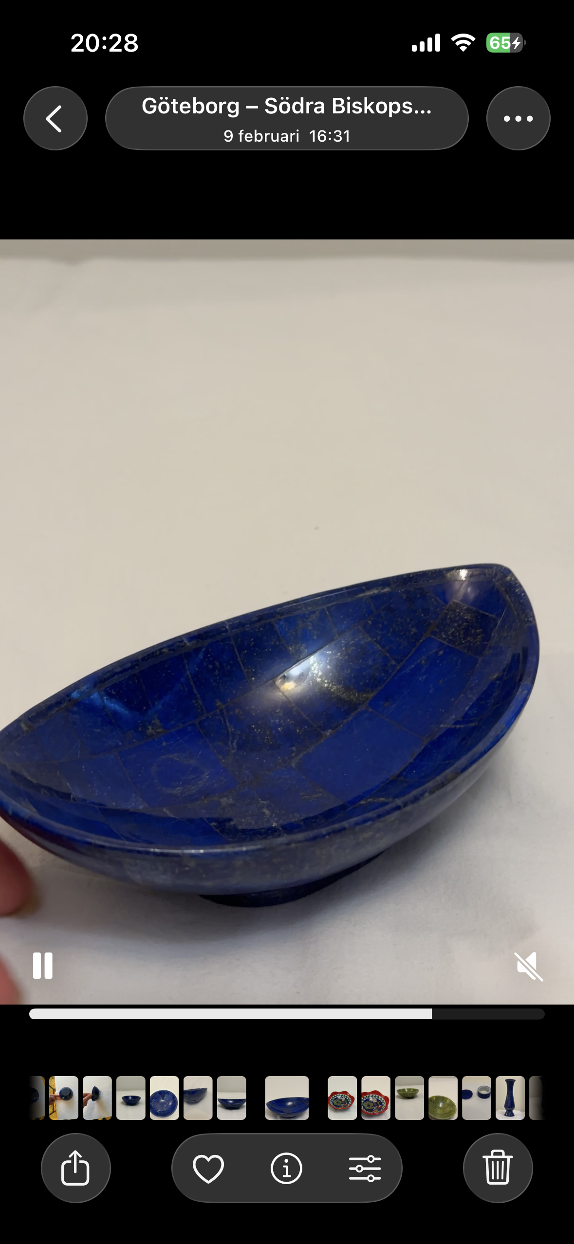 Aurelia Blue – Handgjord Gondolskål i Äkta Lapis Lazuli