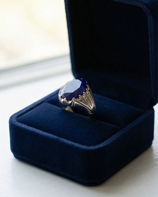 “Pure Lapis – Tidlös Herrring i Äkta Silver med Lapis Lazuli”