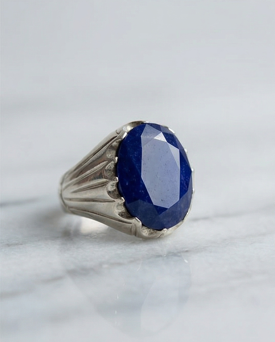 “Pure Lapis – Tidlös Herrring i Äkta Silver med Lapis Lazuli”