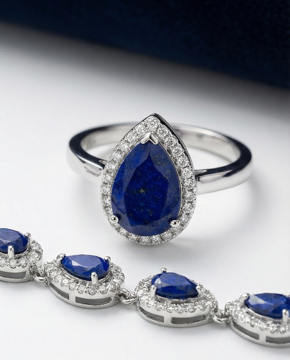 Sapphire Essence – Kungligt Smyckesset med Halsband, Örhängen & Ring